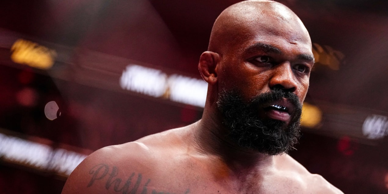 Джон Джонс во время боя UFC