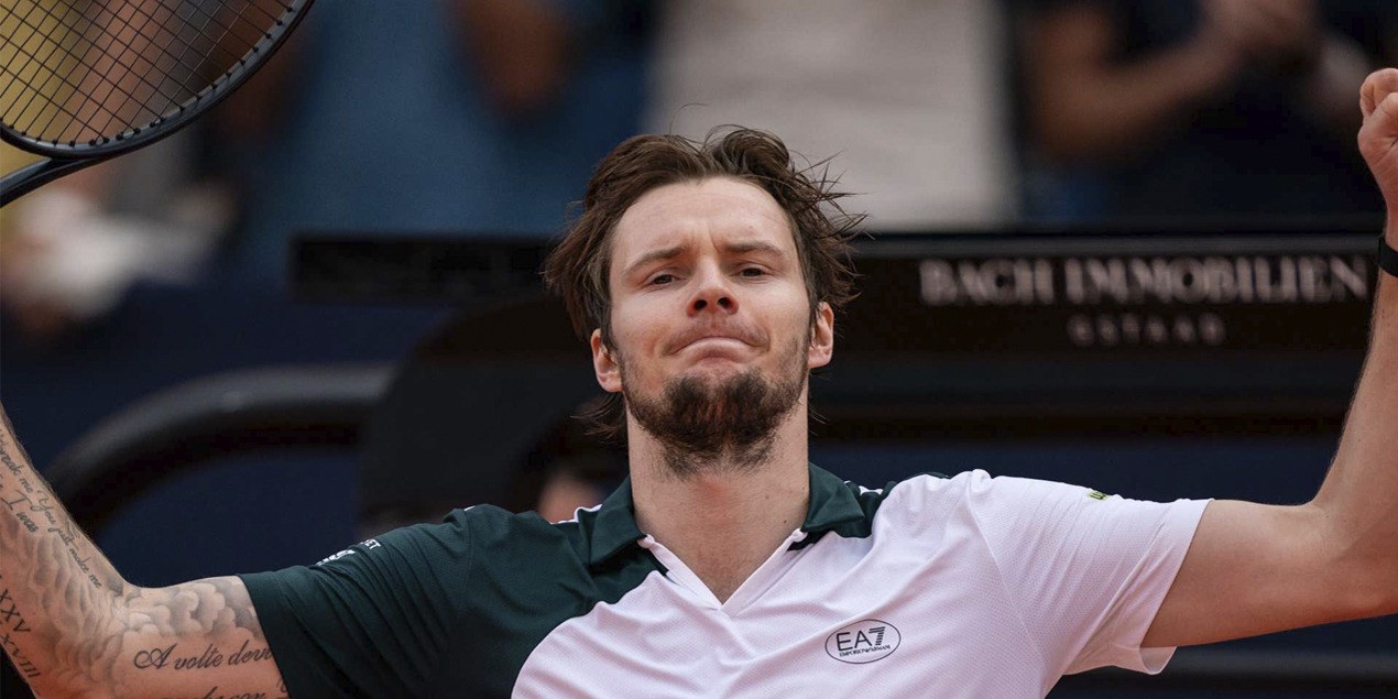 Бублик выиграл турнир в Гштааде, впервые став чемпионом на грунте