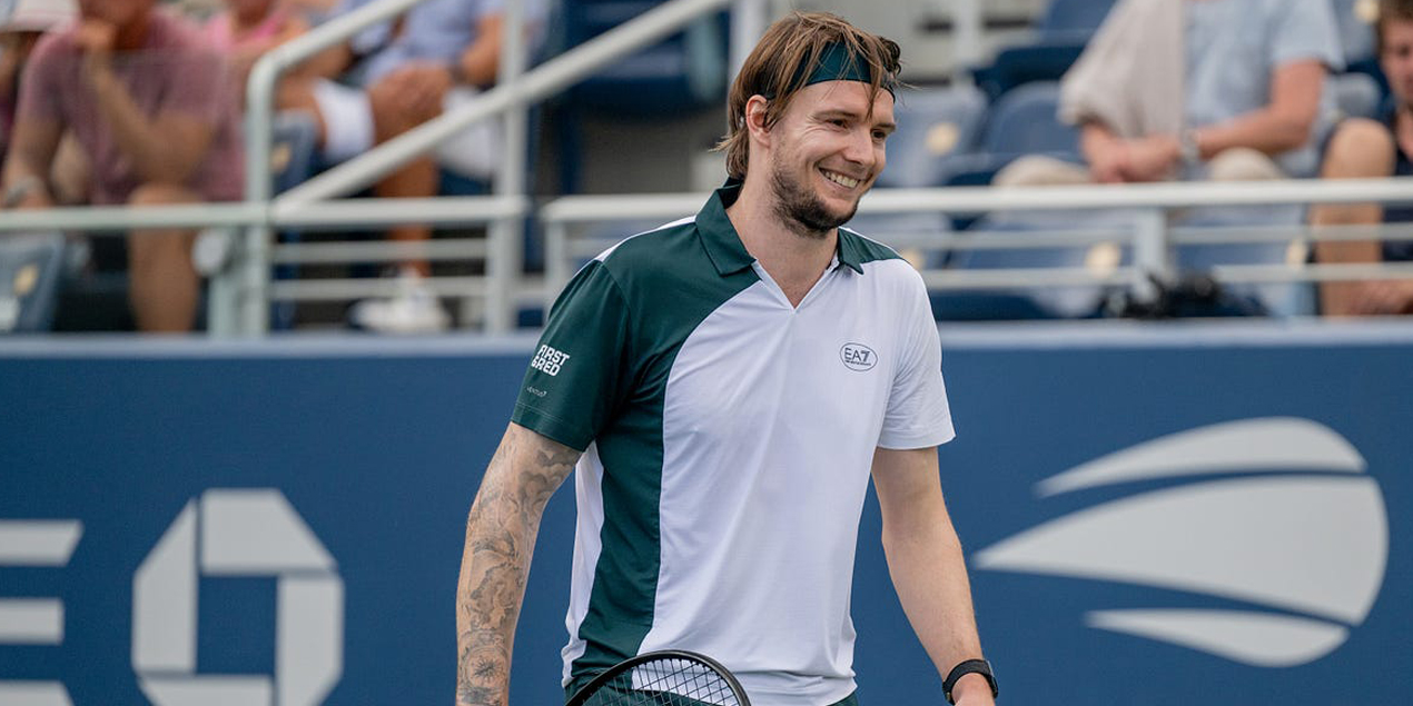 Бублик в пятисетовой битве обыграл Пола и вышел в 1/8 финала US Open