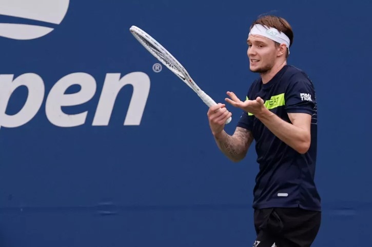 Александр Бублик уверенно стартовал на US Open, обыграв Чилича в трёх сетах