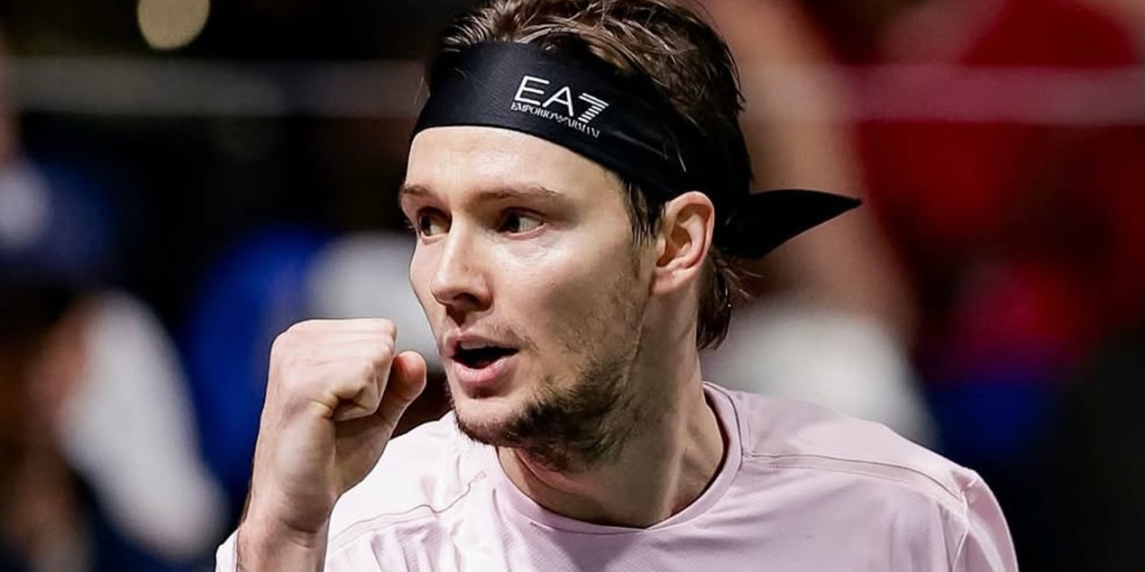 Александр Бублик выбил четвертую ракетку мира и вышел в четвертьфинал «Мастерса» в Париже Александр Бублик выбил четвертую ракетку мира и вышел в четвертьфинал «Мастерса» в Париже