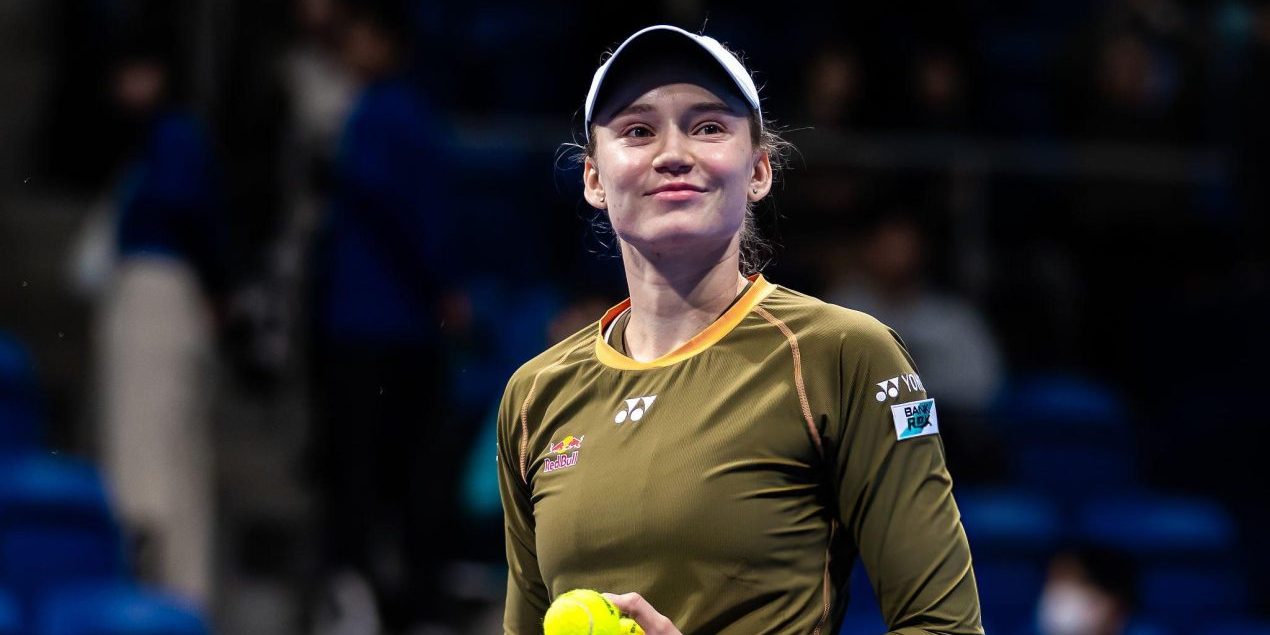 Елена Рыбакина вышла в полуфинал турнира в Токио и квалифицировалась на Итоговый турнир