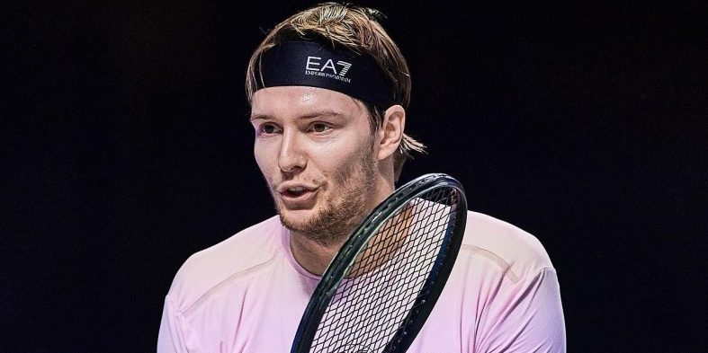 Янник Синнер обыграл Александра Бублика на турнире в Вене