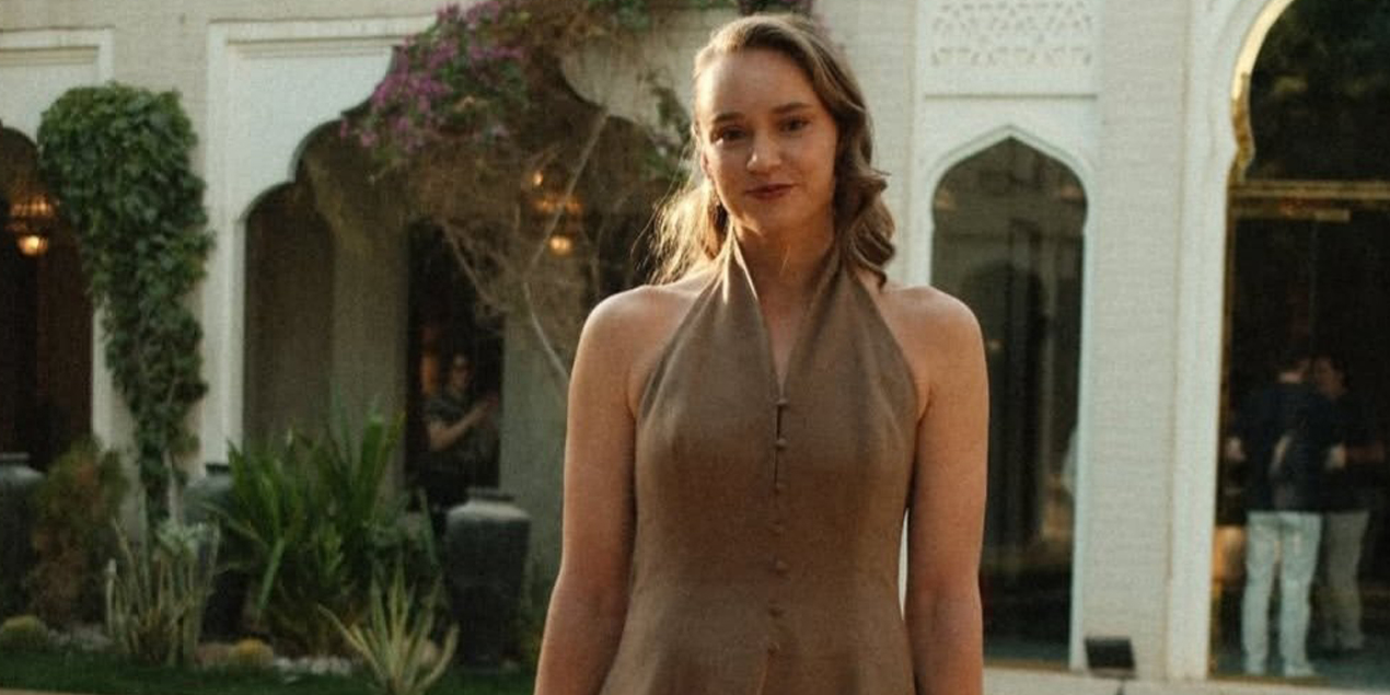 Елена Рыбакина восхитила болельщиков стильным образом перед стартом турнира в Эр-Рияде Елена Рыбакина восхитила болельщиков стильным образом перед стартом турнира в Эр-Рияде