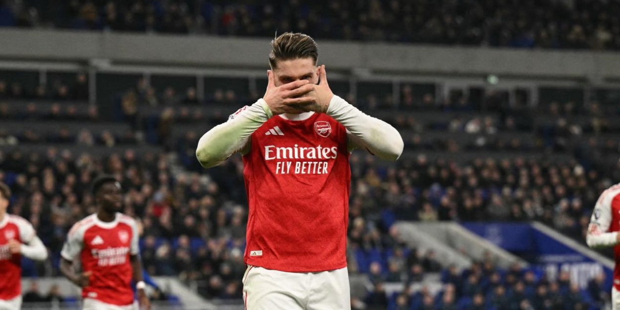 «Больше касаний к волосам, чем к мячу». Как Дьокереш превратился в мем АПЛ — и почему это говорит о его старте в «Арсенале»