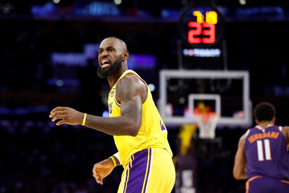 Леброн в погоне за 10 очками, стычка с Бруксом и тренер ЛАЛ, который просто не выдержал