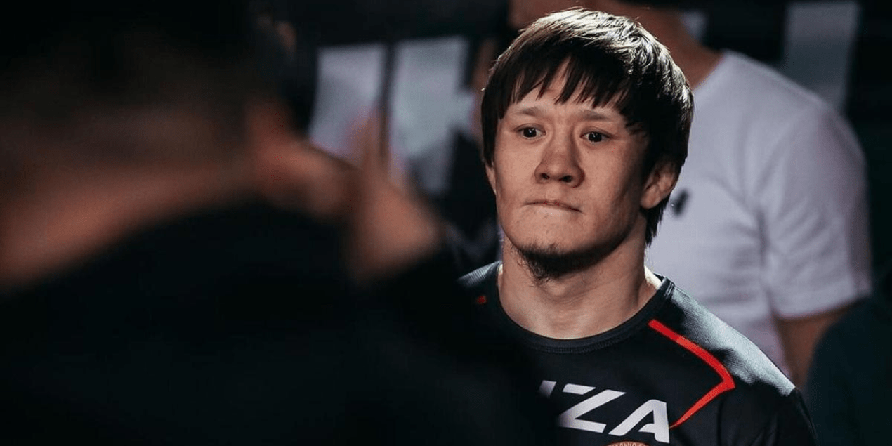 «Хочу обратно в UFC». Жумагулов — о защите пояса в Европе и причин позднего пика