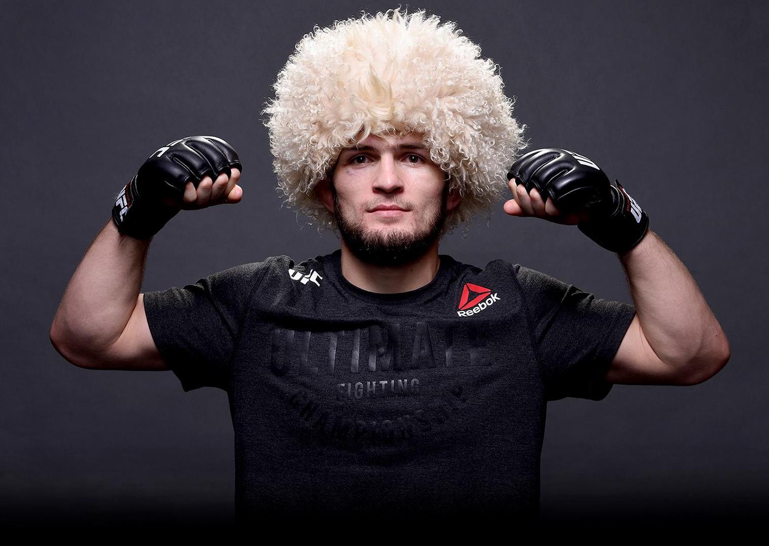 Хабиб с юмором поговорил с фанатом и захотел свой «процент» с автографа