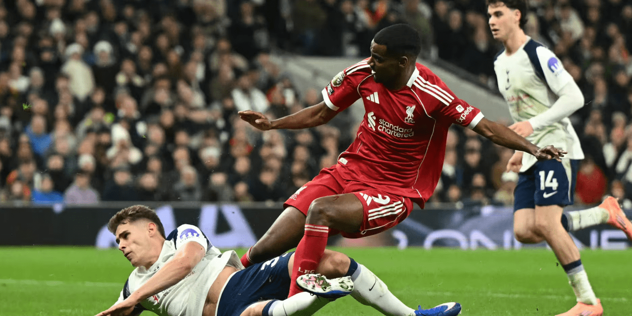 «Ливерпуль» и «Тоттенхэм» сыграли матч, в котором футбол уступил место ярости