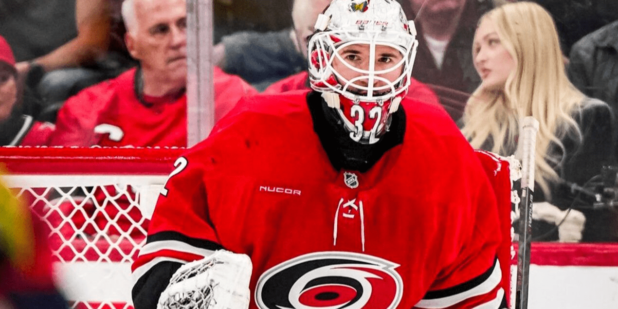 Голкипер «Каролины» Брэндон Бусси повторил рекорд Шестёркина, выиграв 9 из первых 10 матчей в НХЛ