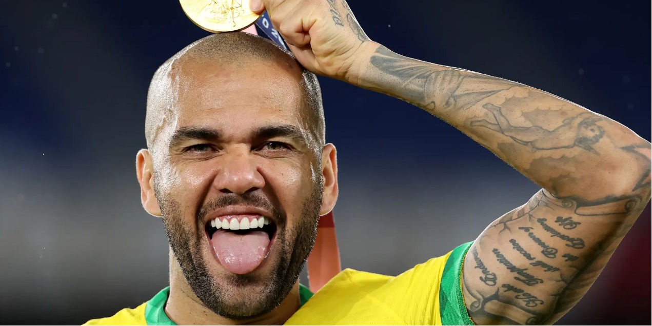 Дани Алвес планирует вернуться в футбол и стать игроком португальского клуба