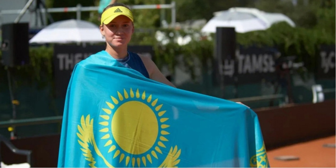 Рыбакина поставила точку в вопросе гражданства, прилетев на турнир с паспортом Казахстана