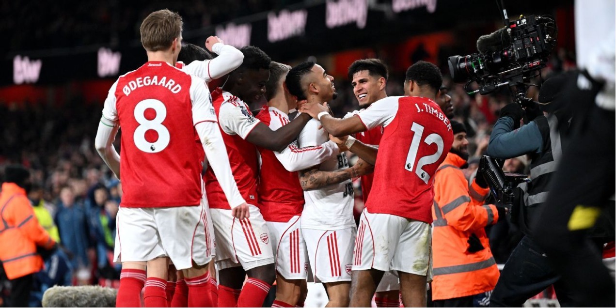 «Арсенал» разгромил «Астон Виллу» и завершил год лидером АПЛ