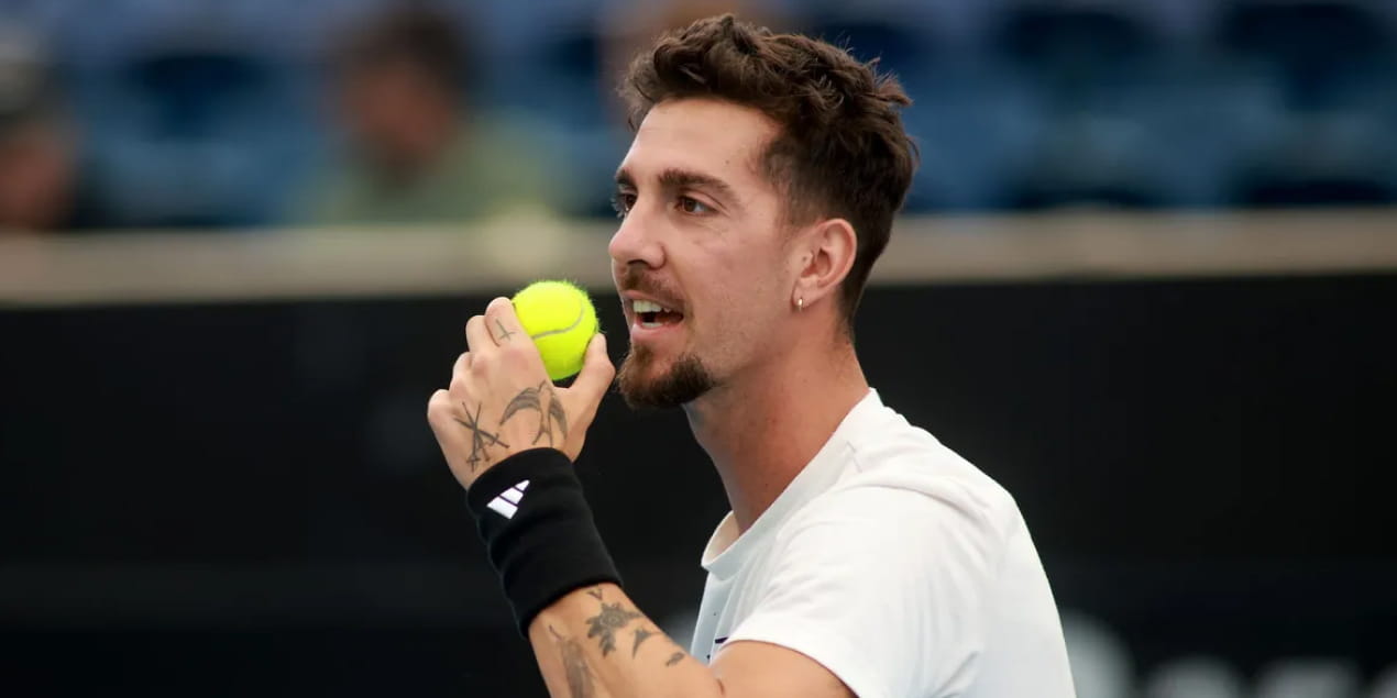 Танаси Коккинакис сенсационно обыграл Себастьяна Корду на ATP-250 в Аделаиде