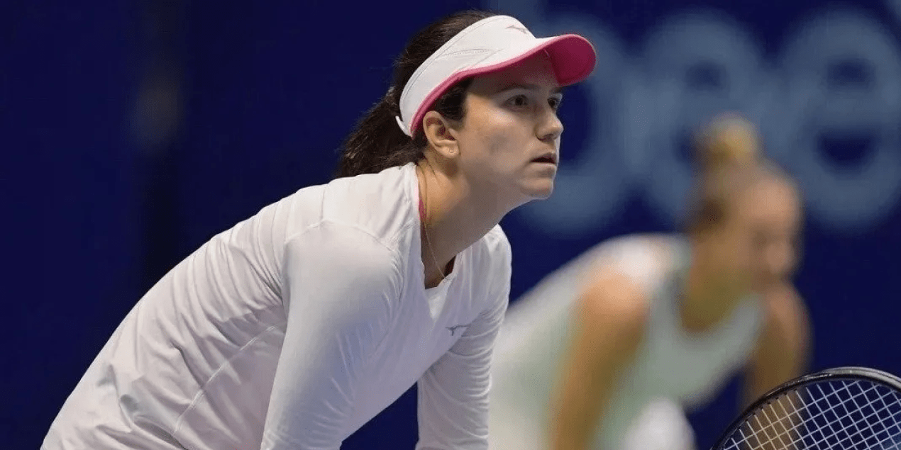 Анна Данилина — с победы в новый сезон. Казахстанка вышла в четвертьфинал парного разряда на турнире WTA 500 в Брисбене