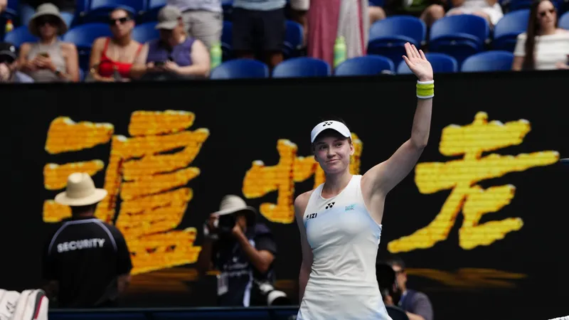 Елена Рыбакина вышла в полуфинал Australian Open, обыграв Игу Швентек в двух сетах
