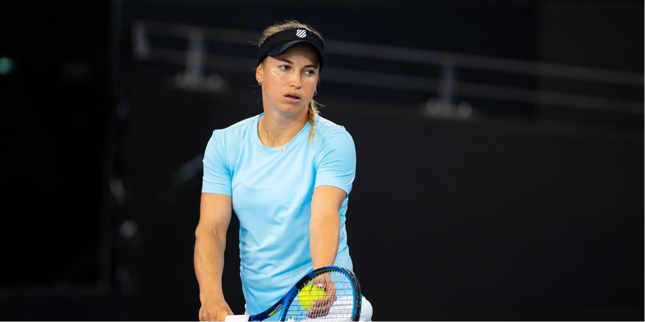 Юлия Путинцева завершила выступление на турнире в Брисбене во втором раунде