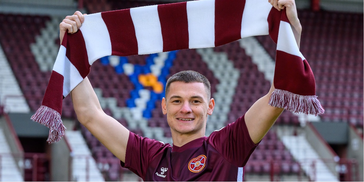 Стала известна возможная дата дебюта Ислама Чеснокова за «Хартс»