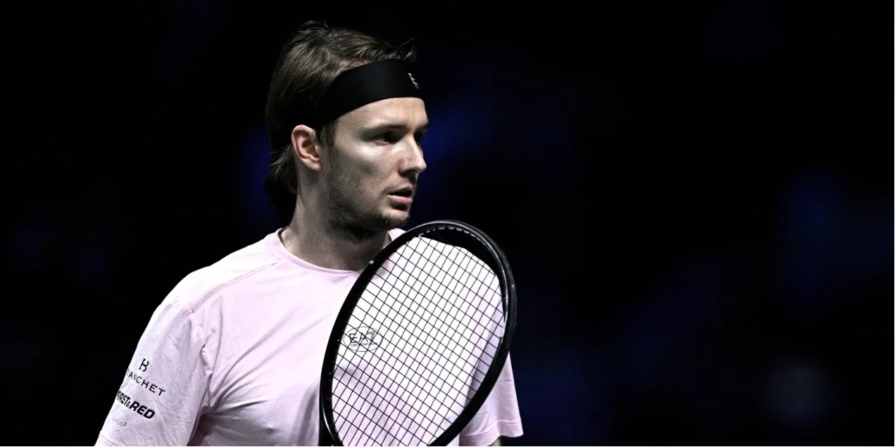 Александр Бублик начнет сезон-2026 матчем против Ботика ван де Зандсхюлпа в Гонконге