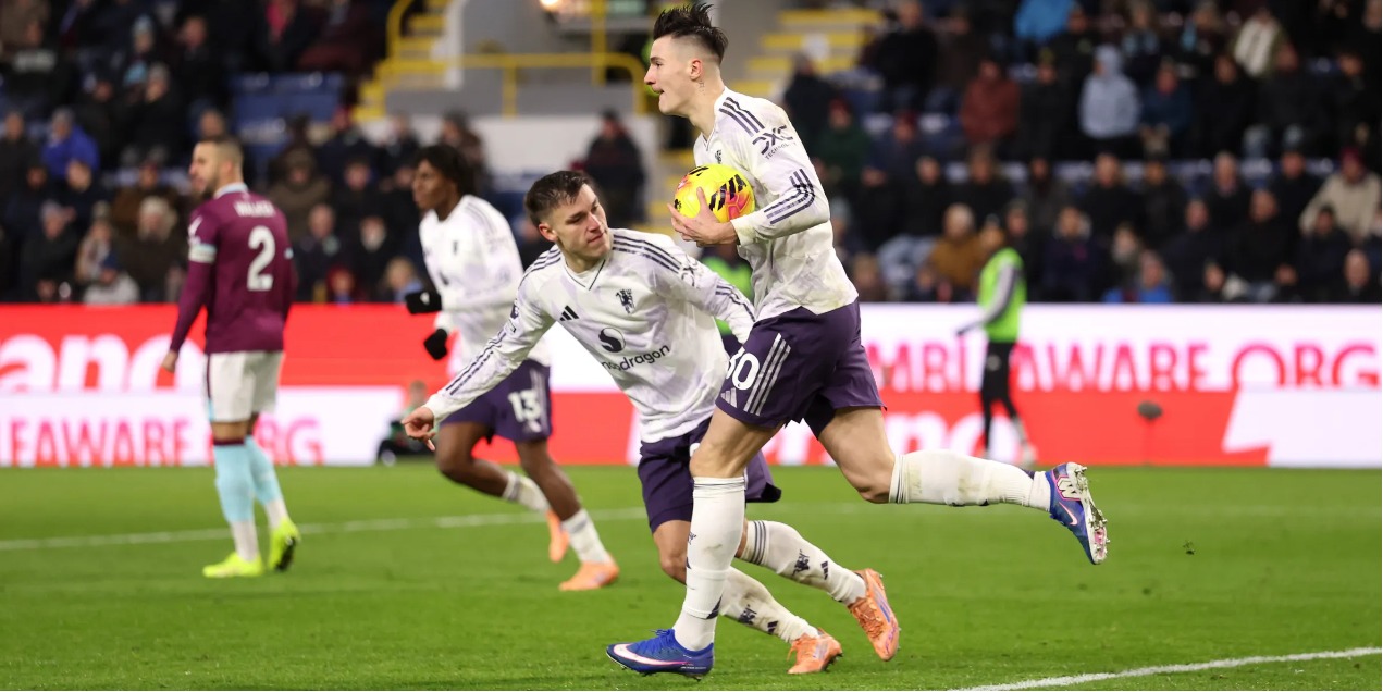 «Манчестер Юнайтед» потерял очки с «Бернли»: яркая игра в атаке и старые проблемы в обороне