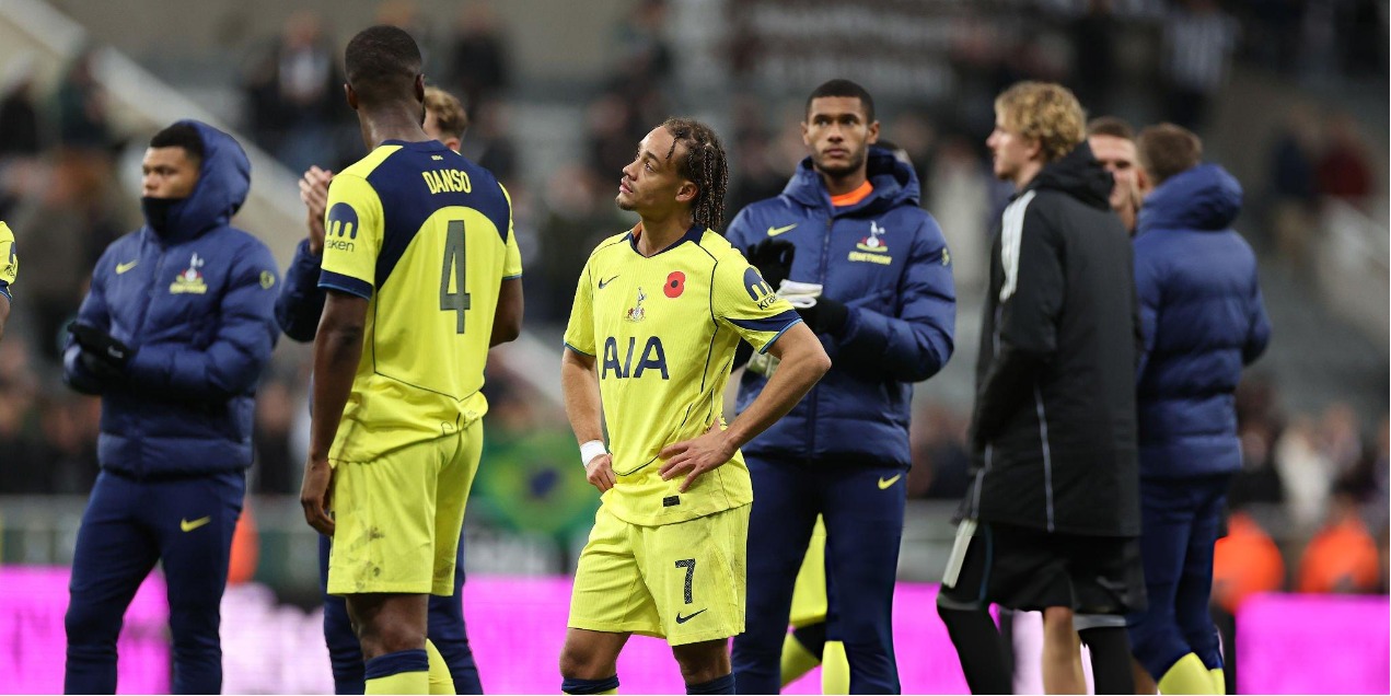 В «Тоттенхэме» нарастает кризис: неудачная серия, конфликт с болельщиками и публичные заявления игроков