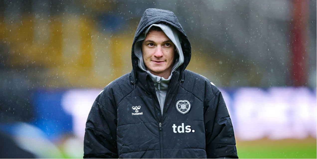 Ислам Чесноков не дебютировал за «Хартс», но его команда одержала победу над «Данди»