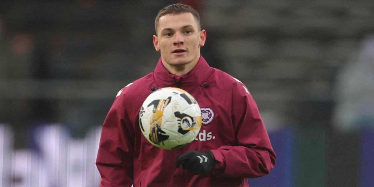 В «Хартс» решили дать Исламу Чеснокову дополнительный период подготовки