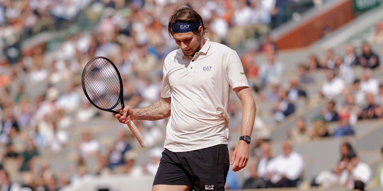 Бублик уверенно стартовал с победы на турнире ATP 250 в Кицбюэле